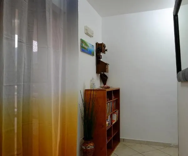 לינה וארוחת בוקר Beb Marina טורטורה